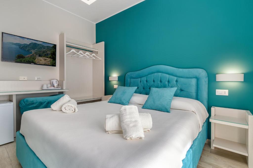 Tiffany Suites